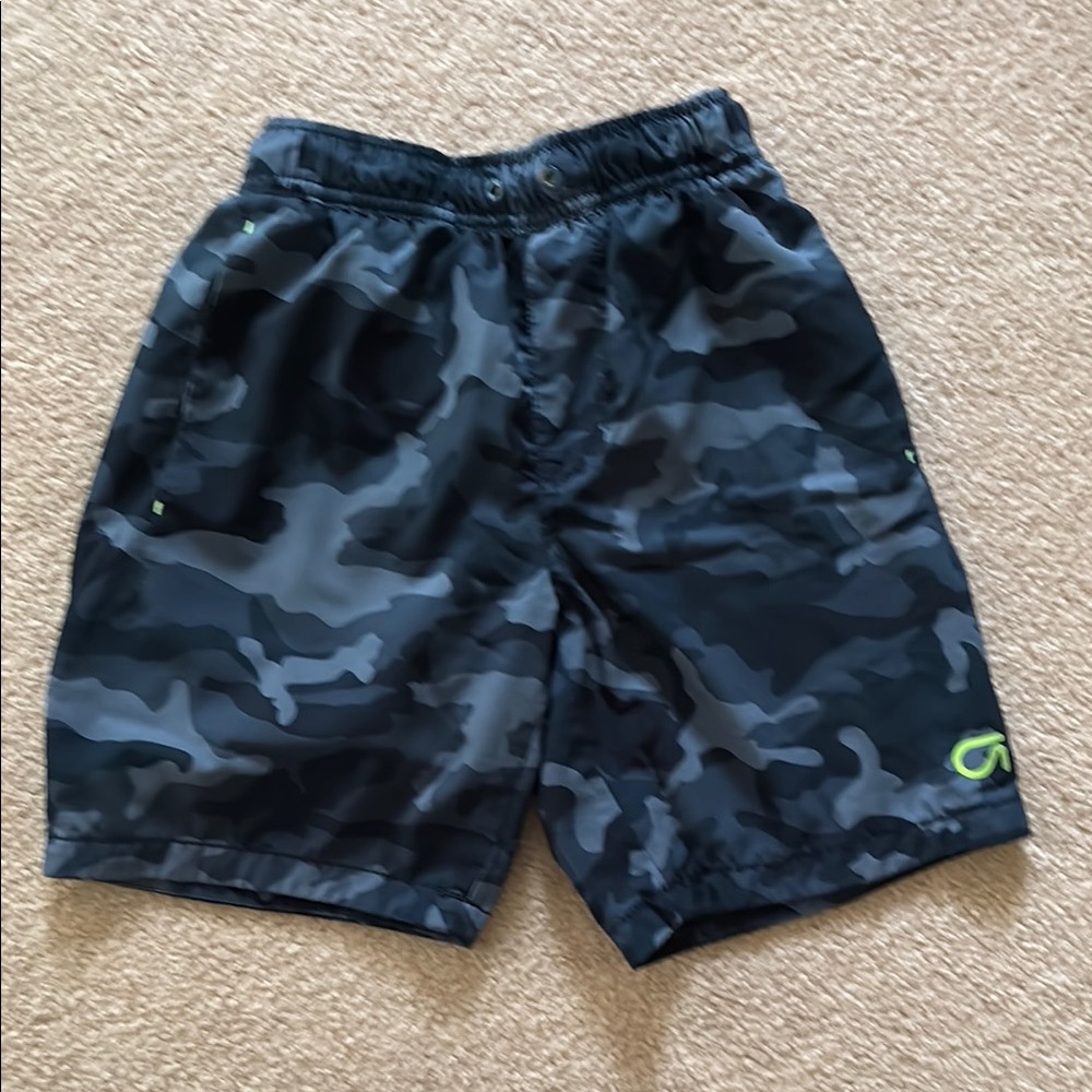 GAP Kids Camo Shorts (Quick Dry)